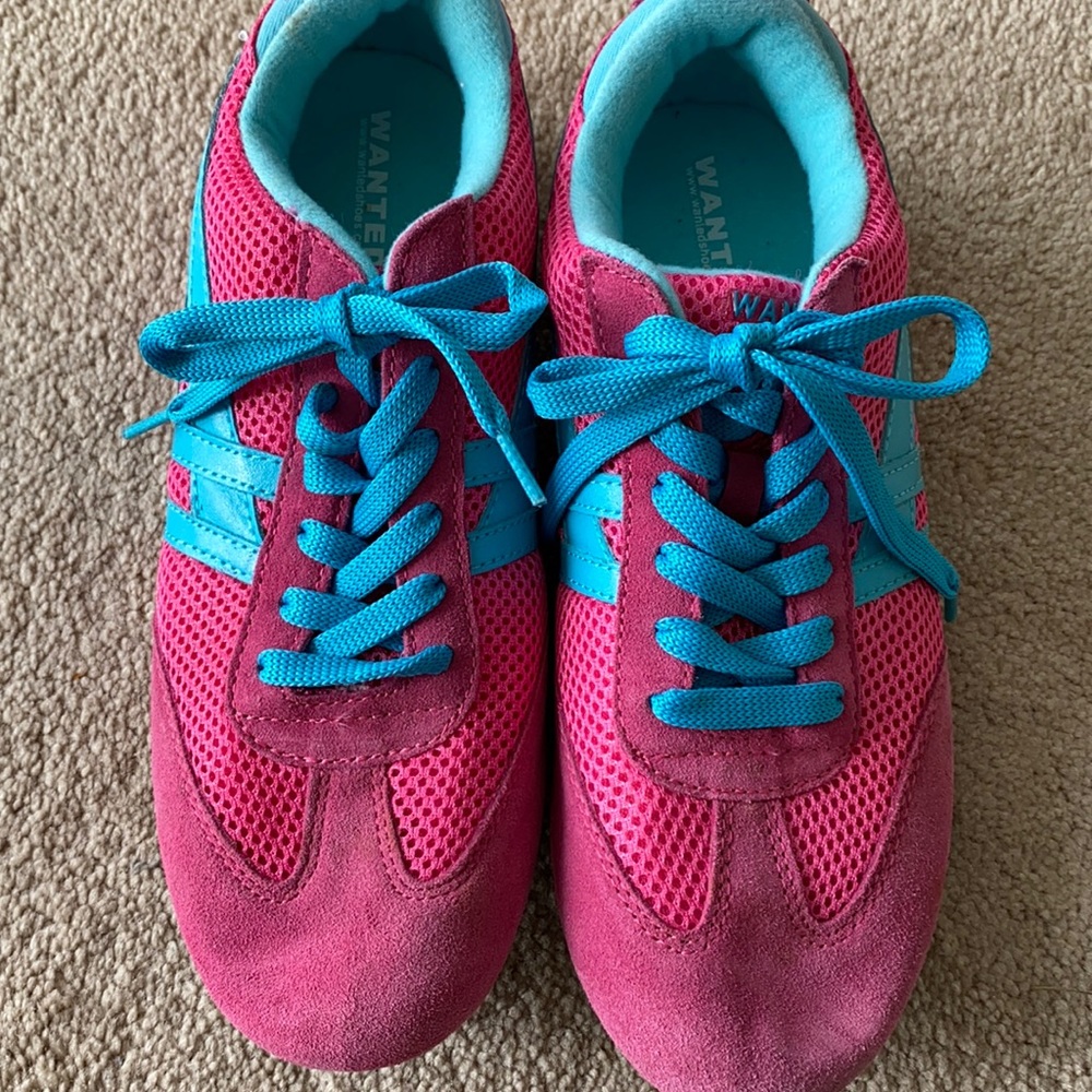 Wanted Sneakers